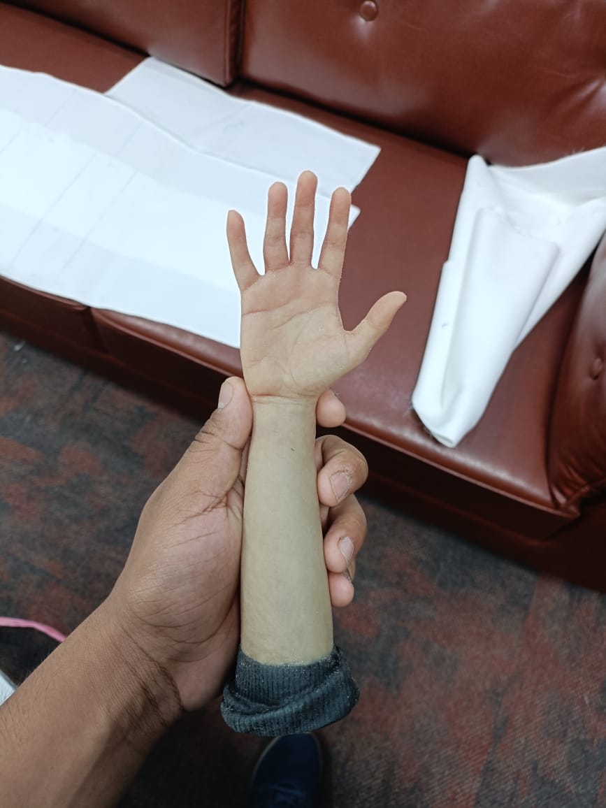 Polyjet smooth-finish prototype